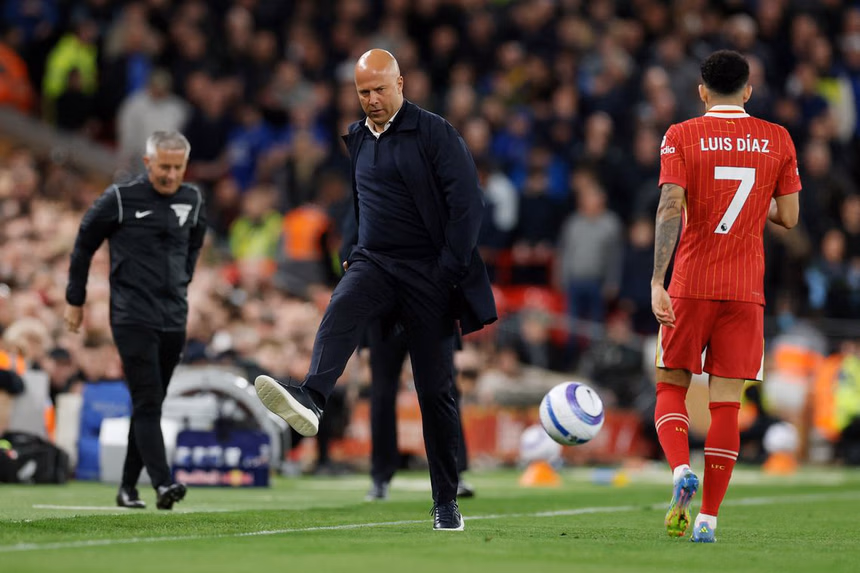 Slot Criticizes Offside Rule Despite Liverpool’s Win Over Everton